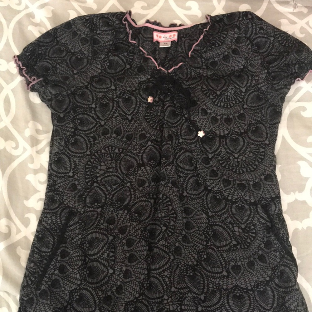 Black and gray Koi scrub top